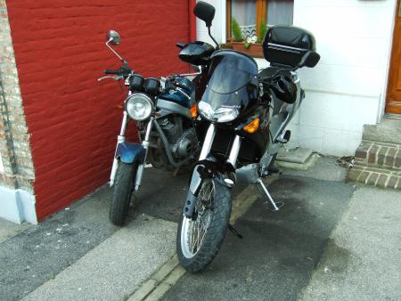 la moto de mon homme et ma femme lol