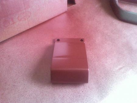 La plaque entre les deux flancs