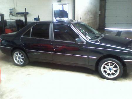 elle est belle  ta voiture mais prefere la porche lol