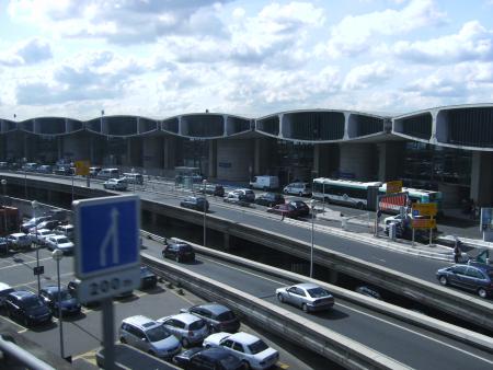 arrive a l'aeroport de roissy