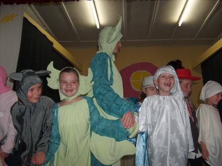 l�a au theatre de l 'ecole(le petit dragon vert)