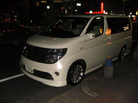 ca dechire beaucoup de voiture blanche et toujours propre les francais peuvent ce rhabiller la