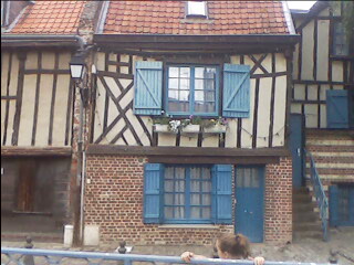 une maison typique de st leu( amiens) j' adore ce style de maison