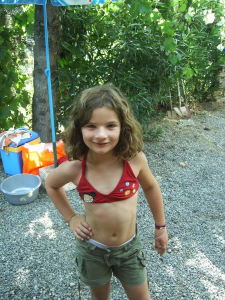 ayer elle fait ca pin up