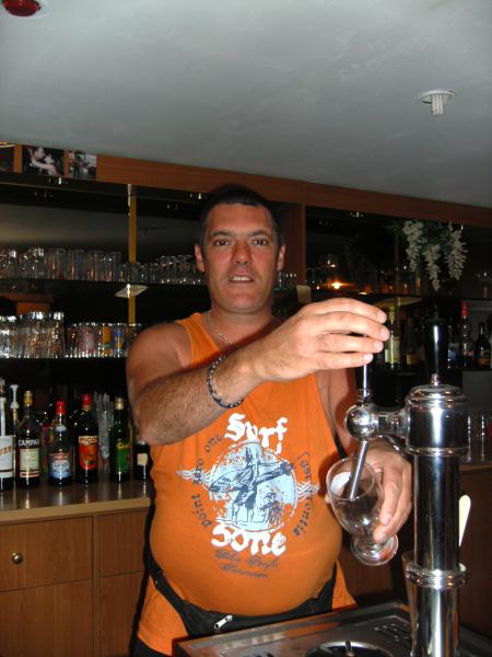 aujourd hui c l'anniversaire de mon petit coeur je te souhaite une ann�e de bonheur...je t'aime ta puce